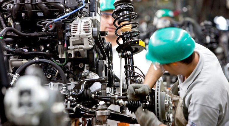 Com início da retomada, produção industrial do CE cresce 39,2%